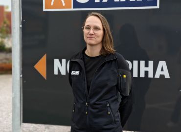 Kes&auml;ty&ouml;ntekij&auml;st&auml; yritysmyyntiin - Saara